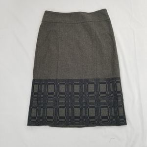 Magaschoni Collection Wool Embroidered Pencil Skirt Size 12.  0072‎